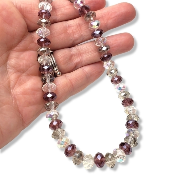 𝅺Faceted Crystal Beaded Necklace with Magnetic Clasp - Picture 1 of 9